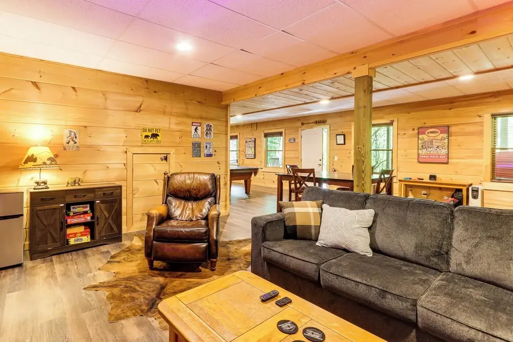 Lakeside Cabin: Game Room, Dock, Orchard, Wineries