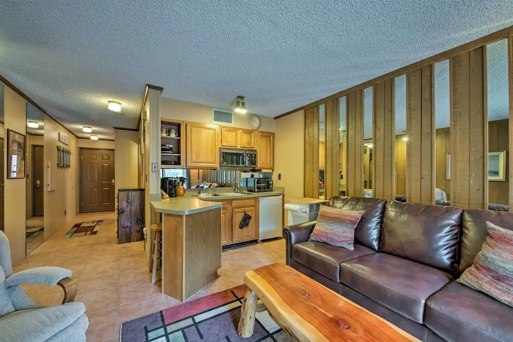 Cozy Ruidoso Condo by Grindstone Lake + Skiing!