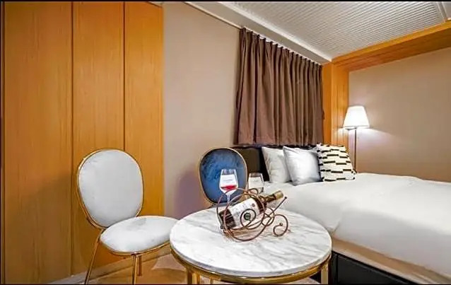 Bay 202 Hotel