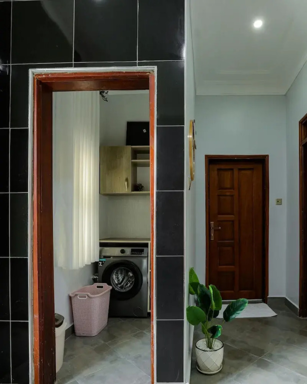 Tanzi Homes Nyonyozi
