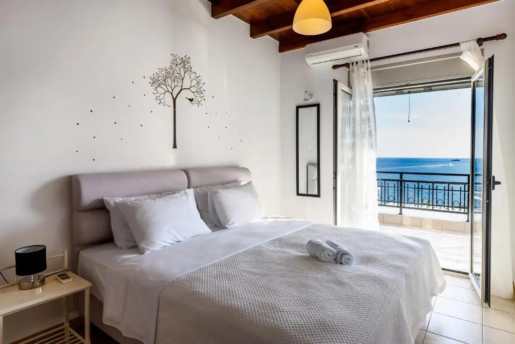 Achlia Beach Villa