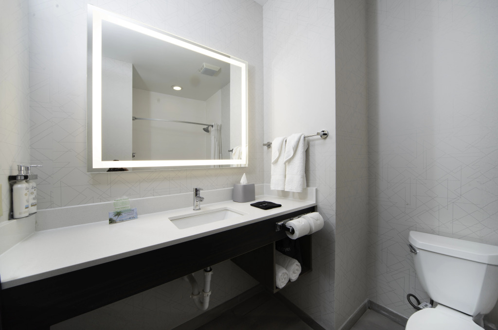 Holiday Inn Express Hotel & Suites St. Charles by IHG