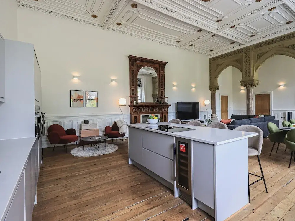 The Wilfred Suite Stone Cross Mansion