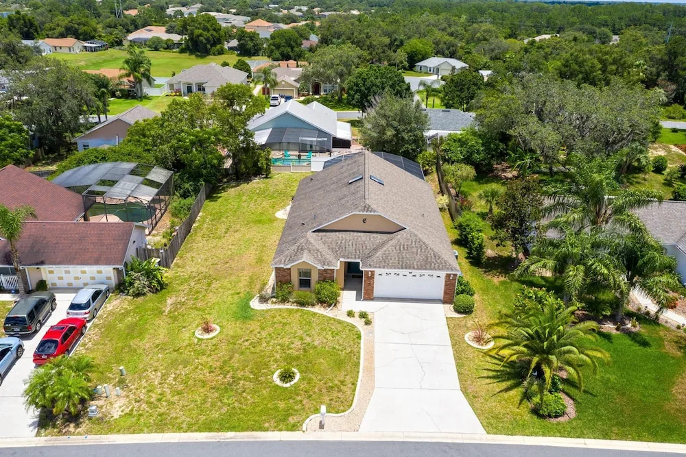 4 Bed Located in Davenport Only Minutes to Disney