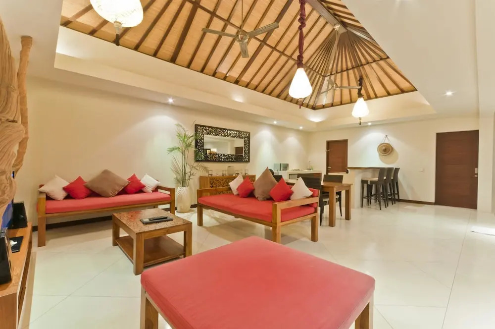 Villa Bugis Kayu Aya Seminyak