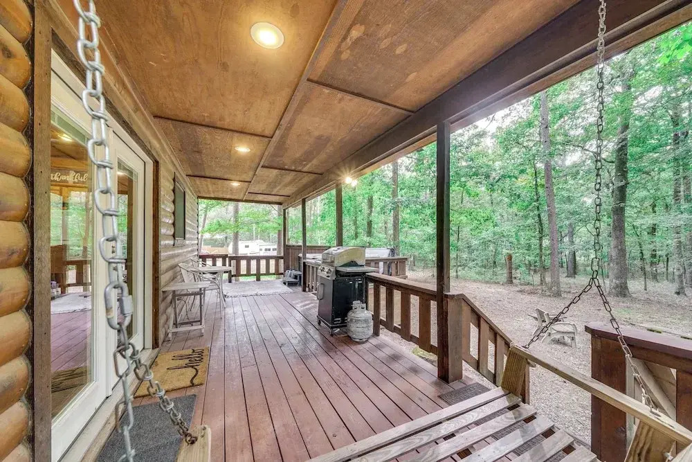 Hot Tub & Deck: Broken Bow 'azalea House'