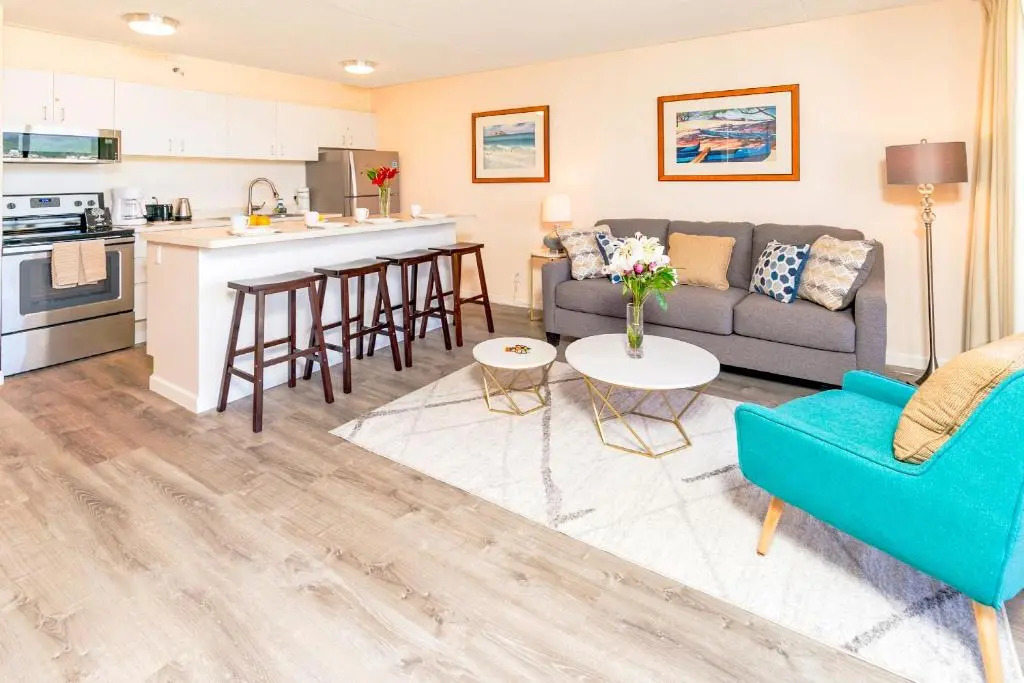 18th Floor with Mountain Views - Close to Beach - WiFi, Parking