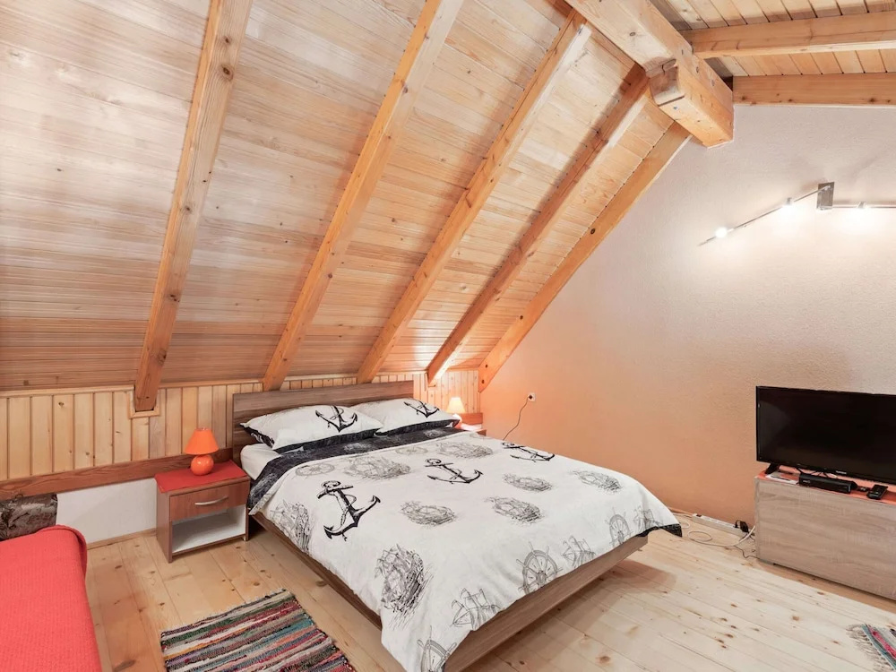 Pleasant Holiday Home in Polača with Swimming Pool