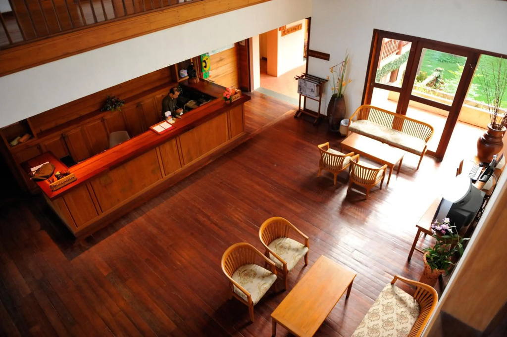 Riverhouse Resort