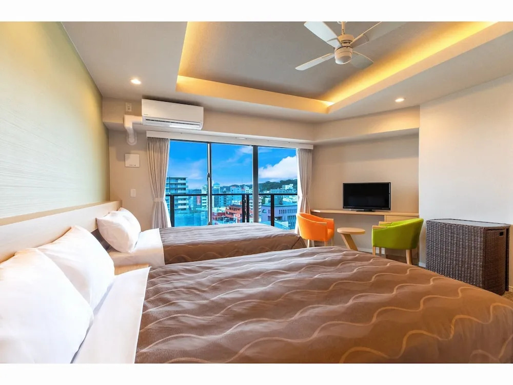 Yenns Marina Inn Mercy