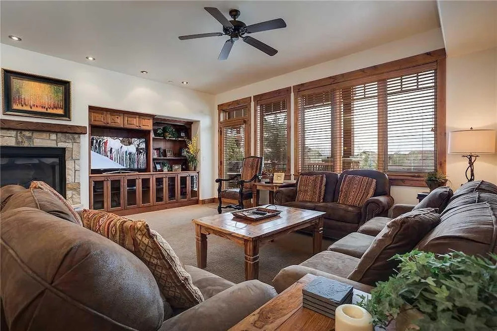 5106 Emerald Lodge, Trappeur's Crossing Apartment 5