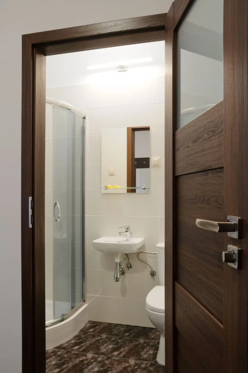 Baza Hotelowa Bobrowiecka 9