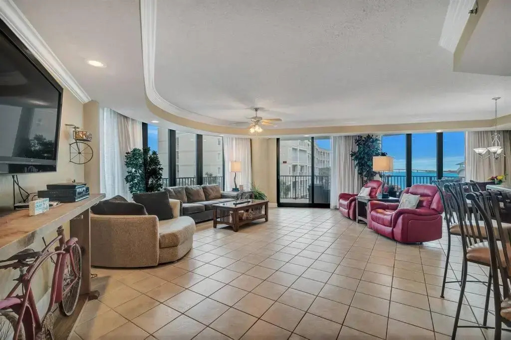 Phoenix on the Bay 2213 - Large Pet Friendly Condo-Inquire for Boat Slip