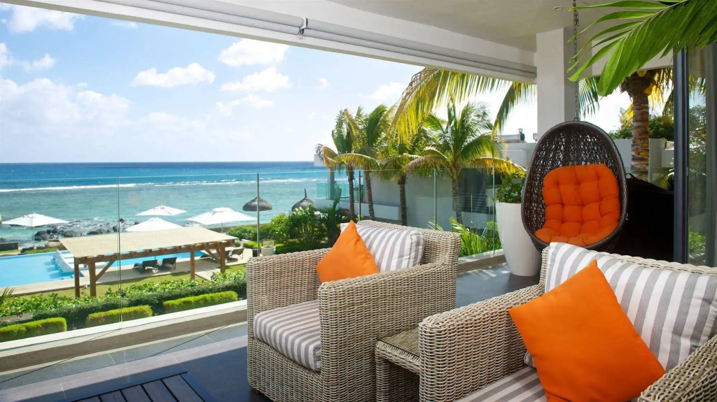 Leora Beach Apartments