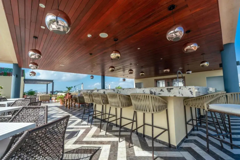 2 Suites, Terrace + Pool - Steps To Indigo Beach!