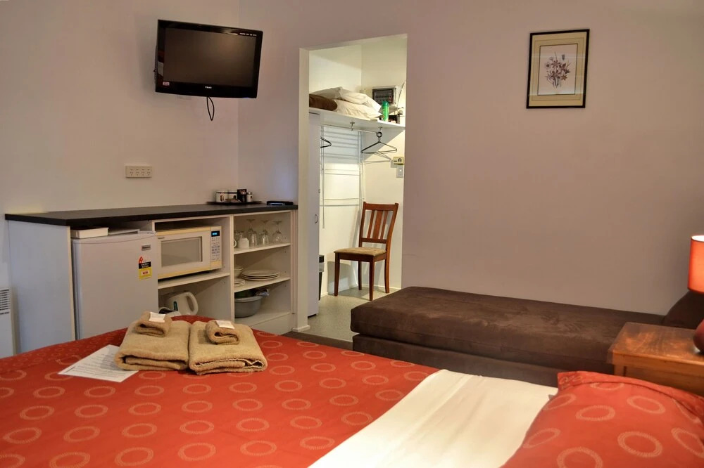 Delatite Apartments - Timbertop and Fir