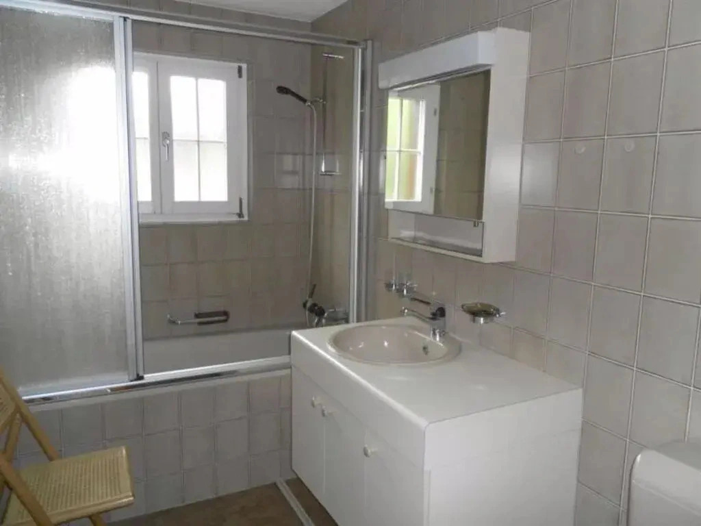 Kronenplatz 4 - INH 28223
