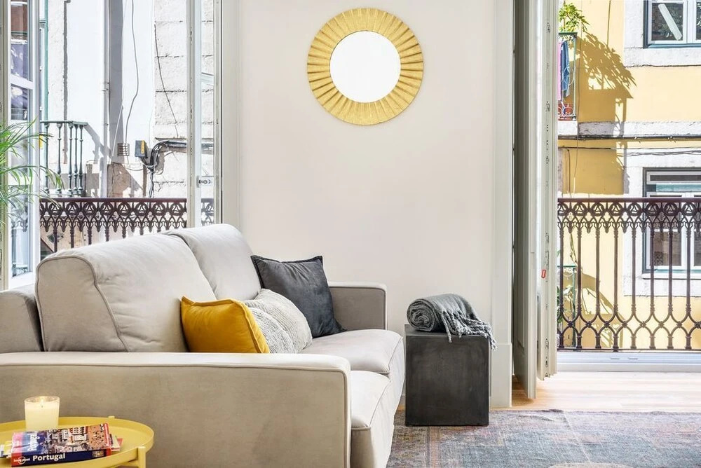 Bacalhoeiros 99 - Beautiful and bright Apartment @ Baixa, Chiado