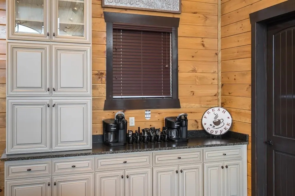Greystone Pointe Lodge 15 Bedroom Residence by Redawning