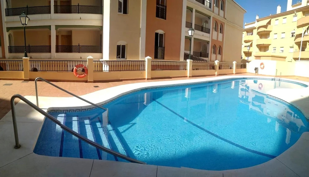 Torrox Costa Super Sunny Apartment With Pool Access, Free Wifi
