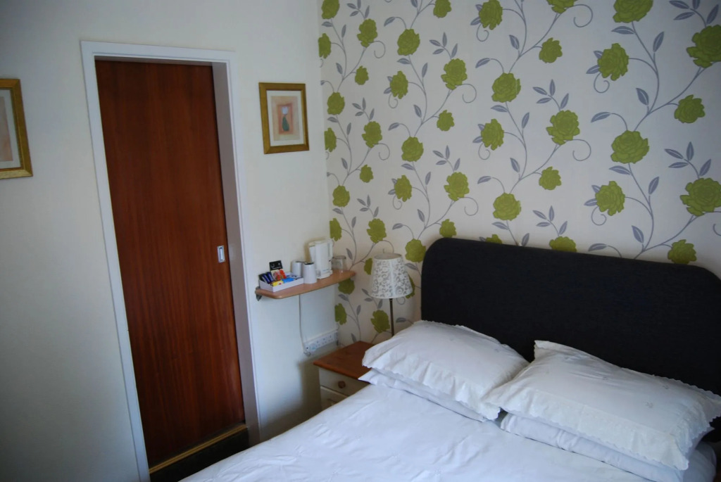 Tudor Court Guest House