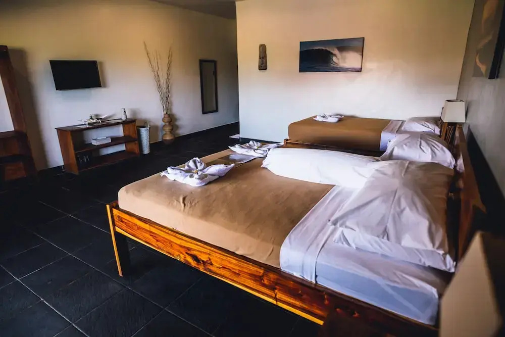 Baha Baha Villas West Sumbawa - Sk8, Gym, Sauna & Spas Hot & Cold, Bar & Restaurant