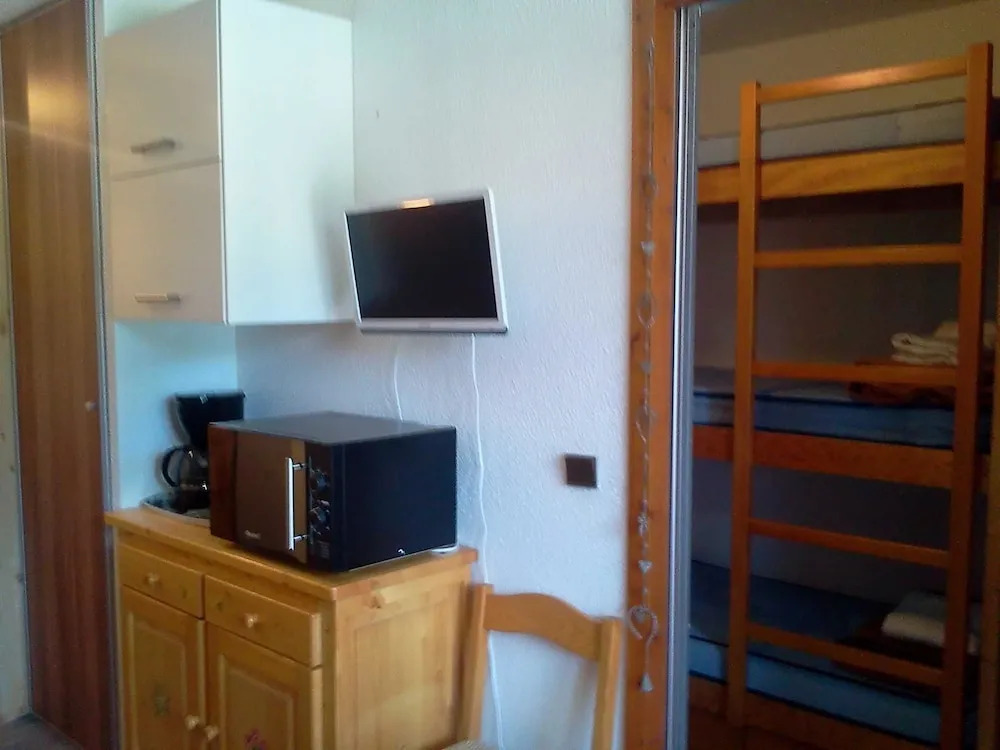 Lou Services Apartment M2-332 LSI 001