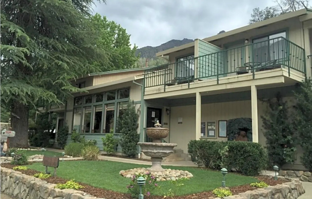 Cedar Lodge
