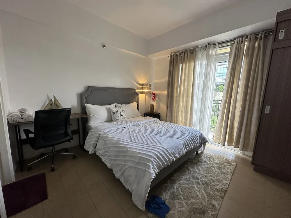 150 Newport condotel pasay