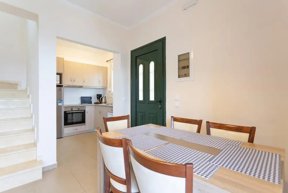 Villa Sequoia Yellow