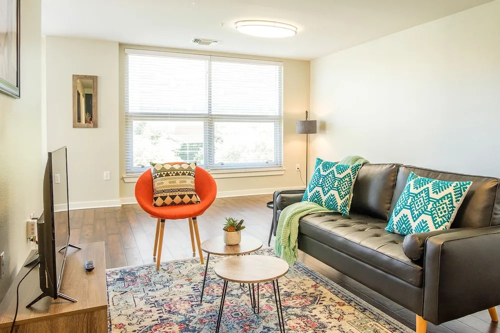 Reverchon Park Apartments by Frontdesk