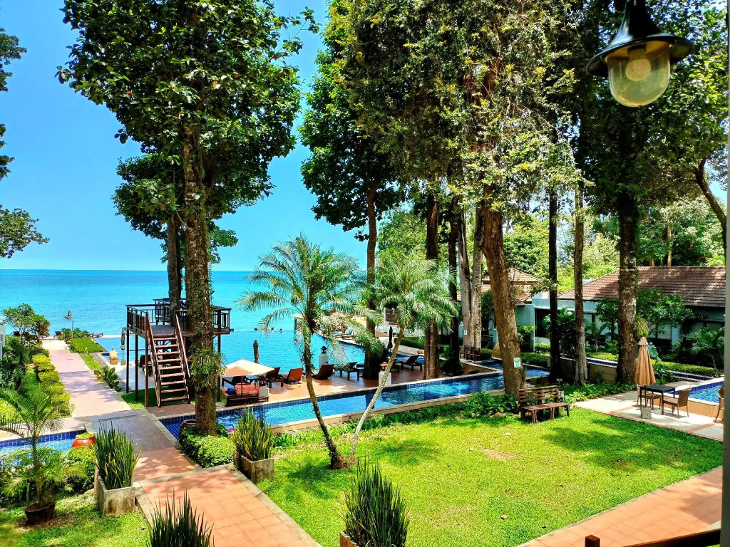 Chang Buri Resort & Koh Chang Hillside