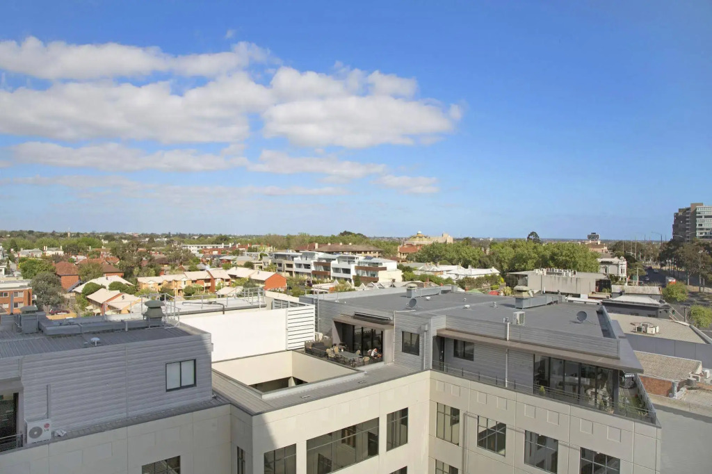 COMPLETE HOST Park View St Kilda