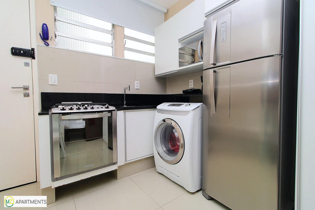 Studio moderno e silencioso na quadra da praia em Ipanema!