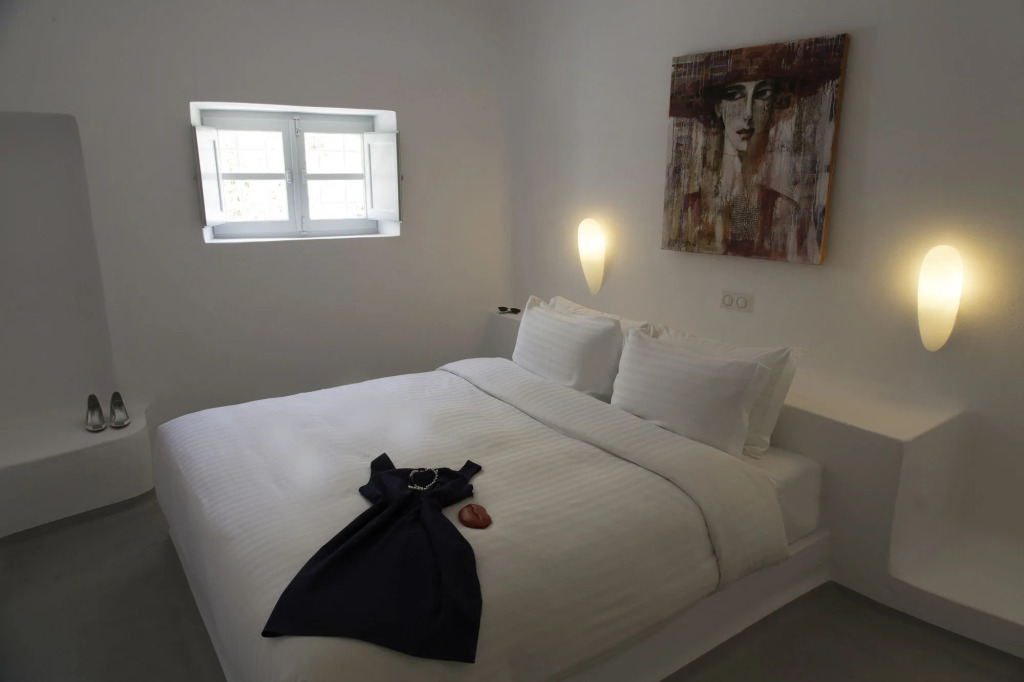 Trieris Villa & Suites