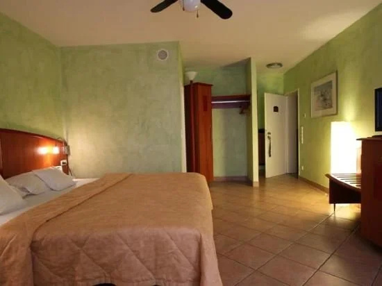 Hotel Mado