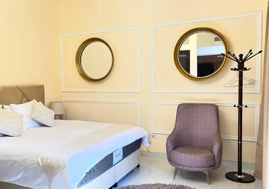 Al Hamra 4-Bedroom Luxury Villa Golf View