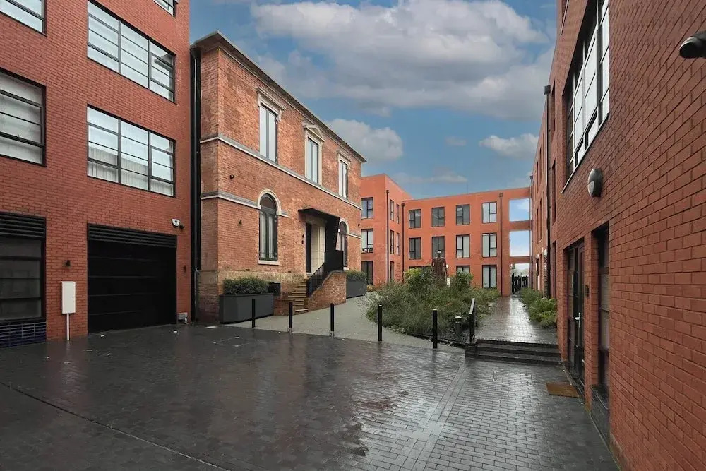 1 Bed Flat - Sleeps 4 - Pets - Parking - Wifi