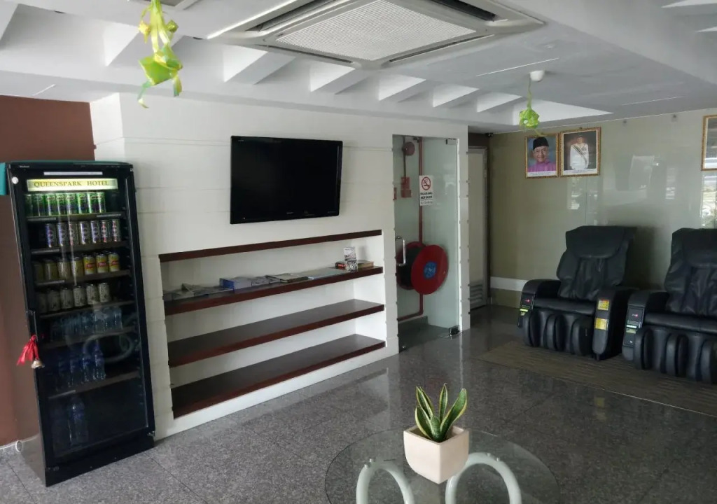 Desa Queenspark Hotel
