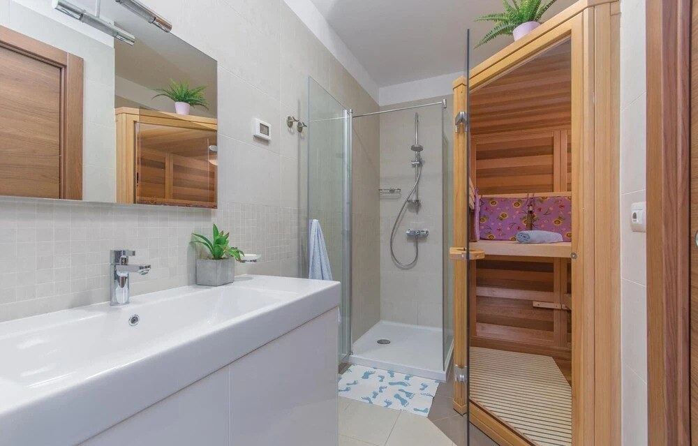Gorgeous Home In Strada Contesa