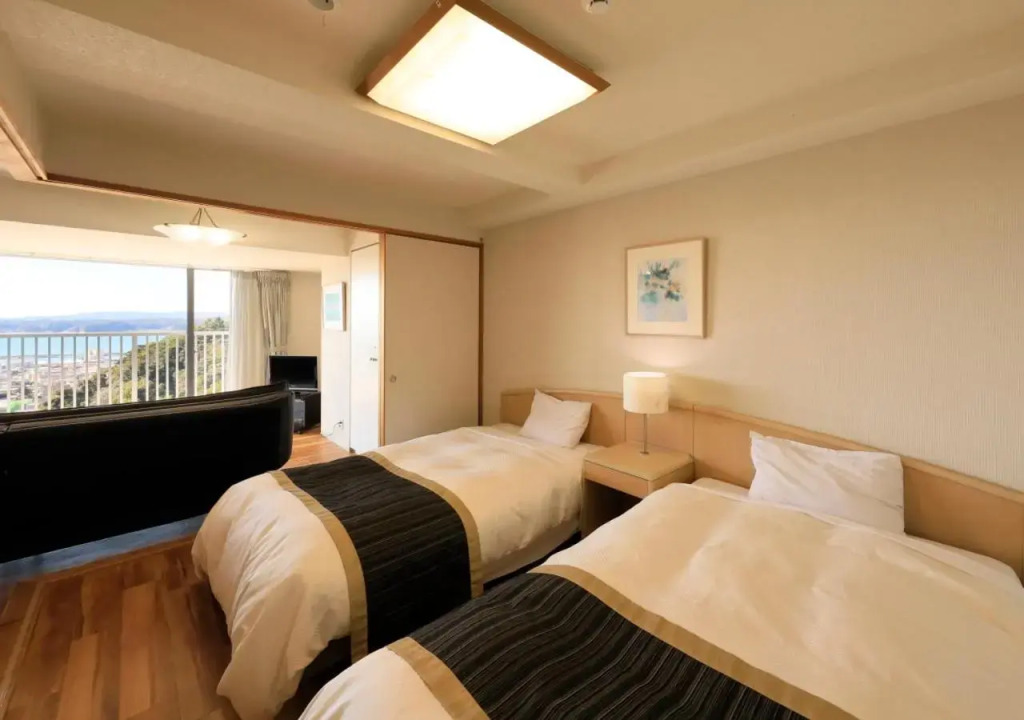 Katsuura Hilltop Hotel & Residence