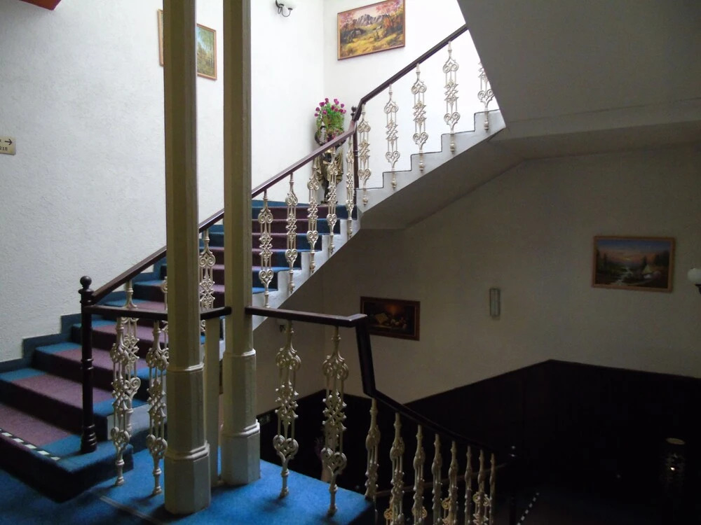 Grand Luxury Hotel