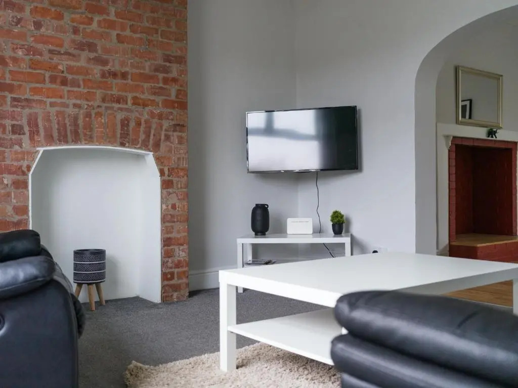 East House-Sleeps 5-Pet friendly-Garden-Parking