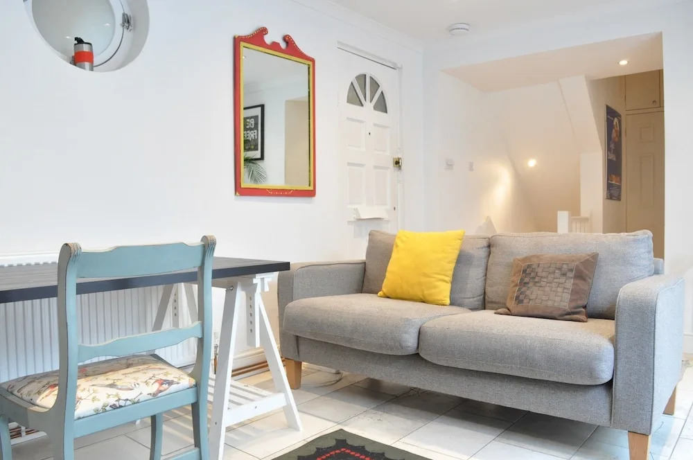 Stylish 1 Bedroom Apartment Near Parsons Green Station
