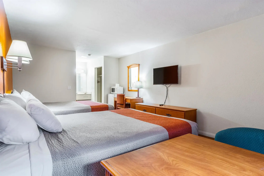 Motel 6-San Diego, CA - Southbay