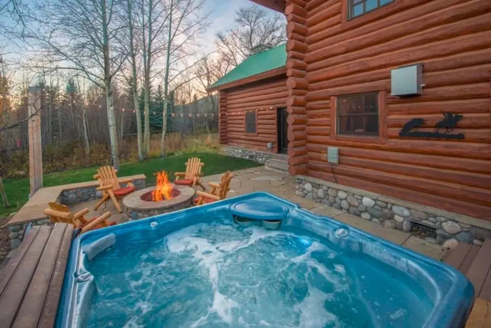 Macker's Cabin - 5BR + Loft Home + Private Hot Tub - LLH 63330