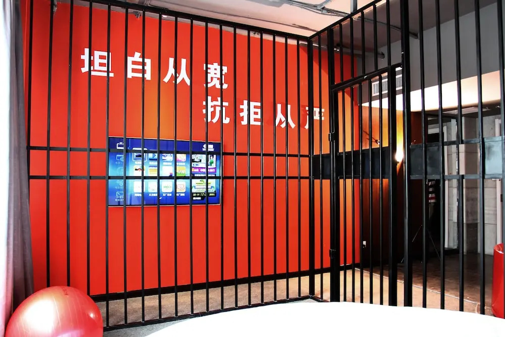 Luoyang Provence Theme Hotel