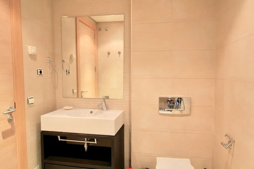 Samara 3 - Modern 2BR in Samara Resort Marbella, Indoor and Outdoor Pools, SPA