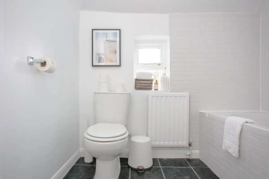 The Crescent Moon - Elegant 1bdr Flat