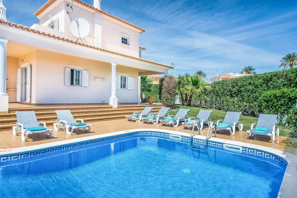 Villa Montes